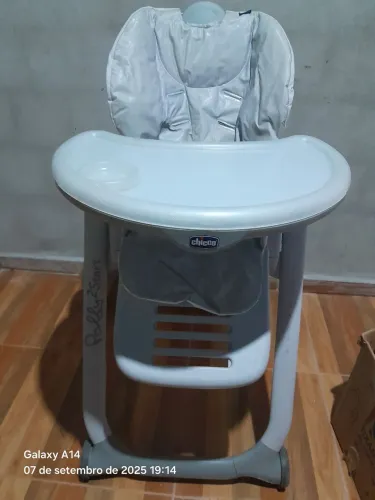 Cadeirinha alimentação pra bebe, unica com regulagem de altura