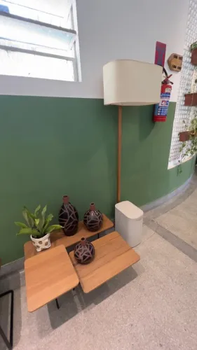 Mesa de Centro/Canto Estilo Industrial - Madeira e Ferro