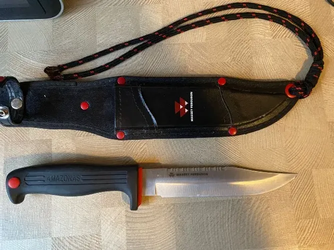 Faca de campo Massey Ferguson