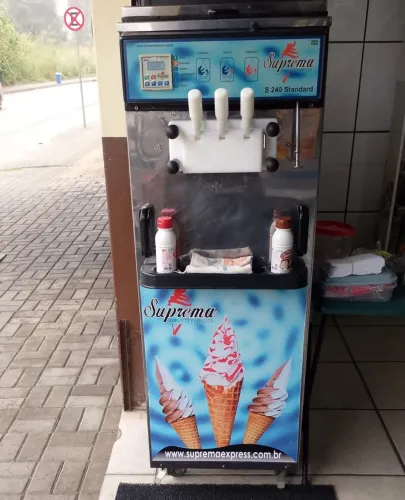 Máquina de sorvete praticamente nova