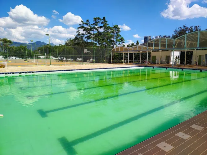 Limpeza de piscinas