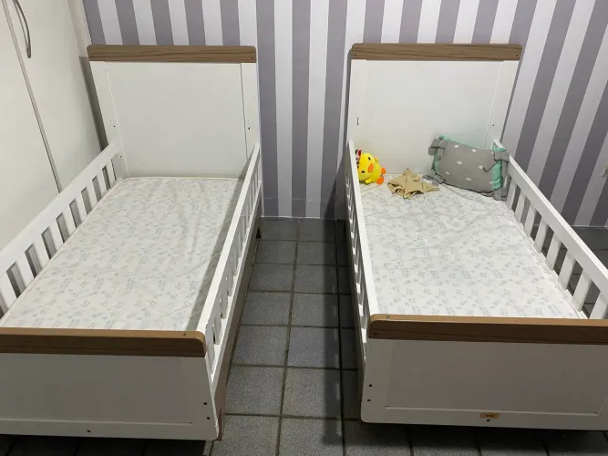 Cama infantil com grande lateral (berço adaptado)