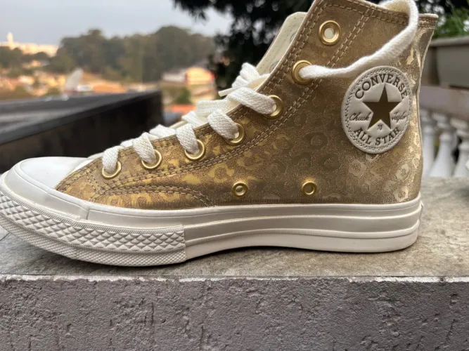 Converse All Star Chuck 70 Dourado