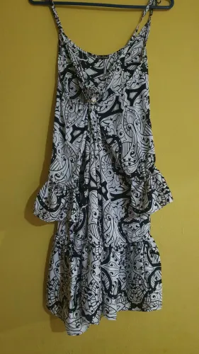 Vestido estampado Thitas preto e branco