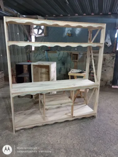 Estante de Madeira para Organização 