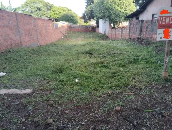 Vendo Terreno Comercial e Residencial . Àrea central. Zona 05. 245,00m2.