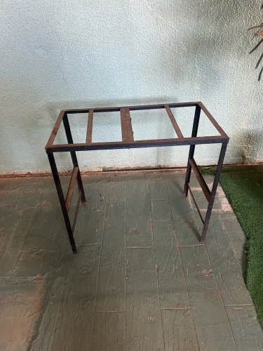 Mesinha de ferro 