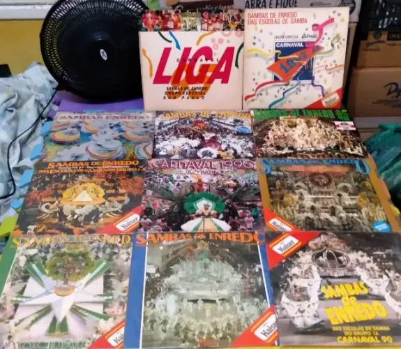 Lote 11 Lp's discos vinil samba enredo Escolas de SP e Rio
