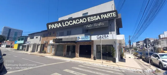 Alugo Para Comercio Parte de Cima desse Ponto Entre a Jatiuca e Ponta verde Prox.Palato