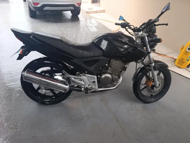 Cbx 250 preta por 6.500 a vista
