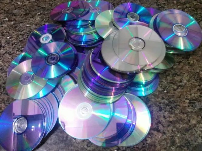 Lote com 300 mídias de CD e DVD para Decoração e Artesanato
