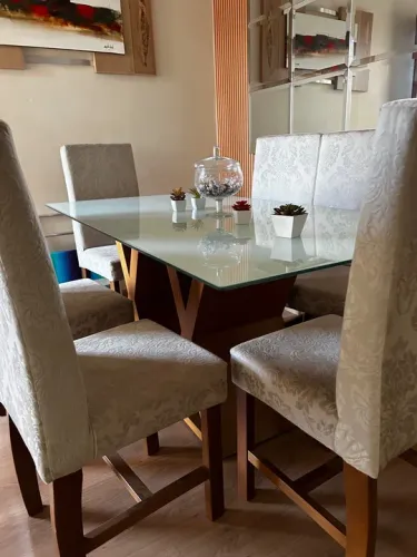 Mesa de Jantar em Madeira com 6 Cadeiras