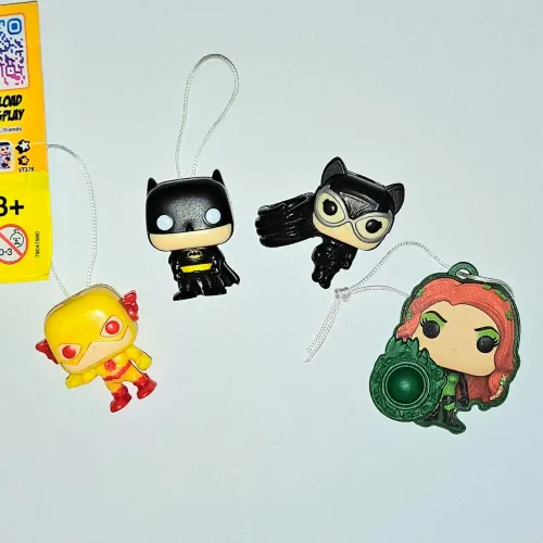 Brindes Kinder Ovo Funko Pop DC Comics - Batman, Flash, Catwoman e Poison Ivy