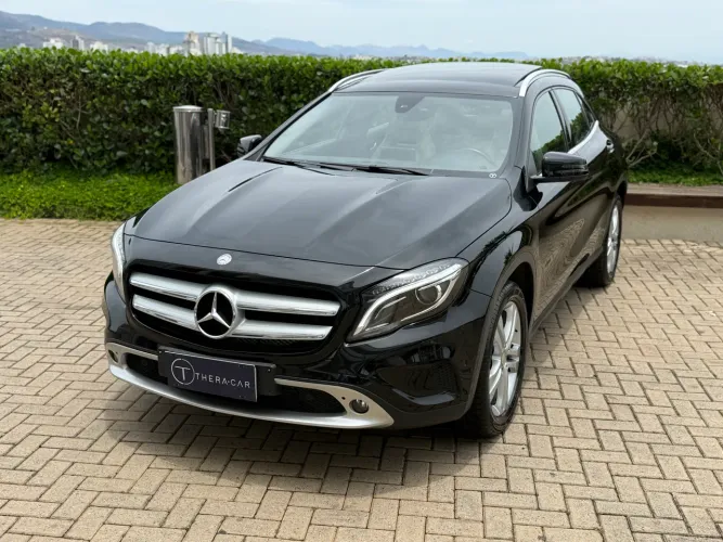 Mercedes Benz GLA 200 Enduro 1.6 TB Flex Aut. 2017 Com Teto
