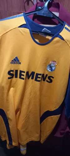 Camisa de goleiro do real madrid cor mostarda (Adidas) usada tamanho XL