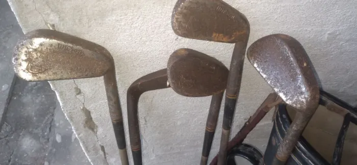 Jogo de tacos de golfe vintage marca Wilson 