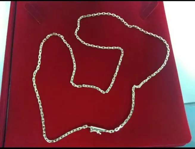 Corrente Cartier elo Oval Facetado em Ouro 18k