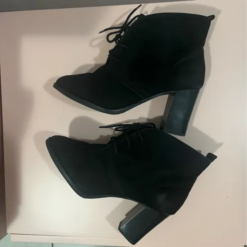 Botas pretas de salto alto - Tamanho 36