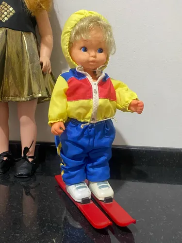 Skiing Doll Super Sally ( vintage 1980) Funcionando