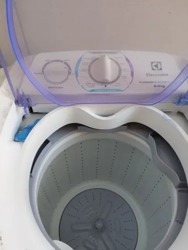 Máquina de Lavar Electrolux Turbo Econô 6kg