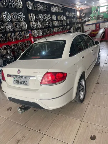 Fiat Linea Essence 1.8 Flex 16V 4P 2016