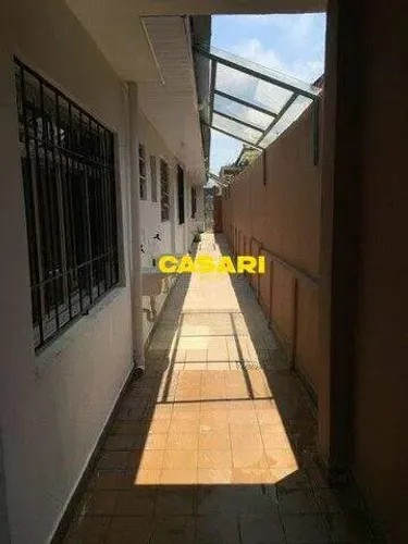Terreno 250m² com 4 casas alugadas na Vila Aquilino Santo André