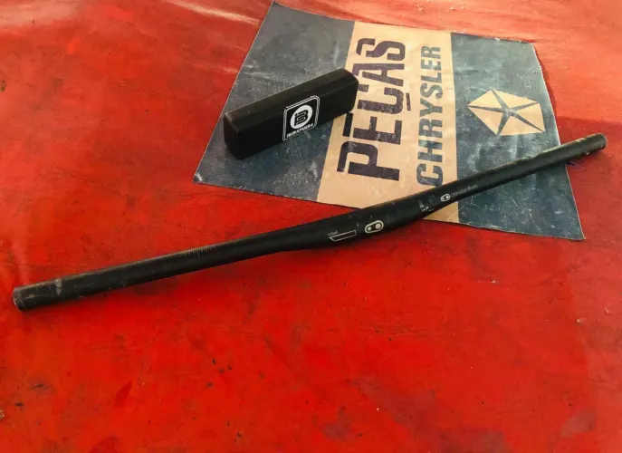 GUIDÃO CRANK BROTHERS COBALT XC XCO 680MM IMBATÍVEL 