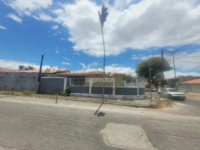 Locação de Comercial / Casa na cidade de Fortaleza