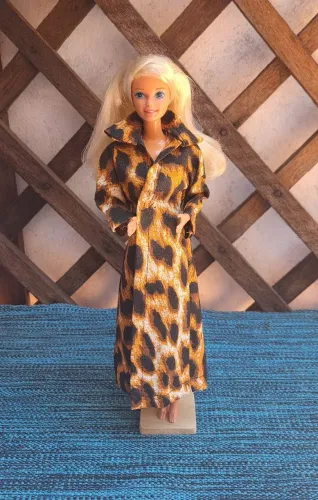 Roupa/roupinha artesanal para boneca Barbie.