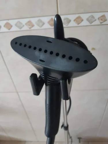 Passadeira de Roupas a Vapor