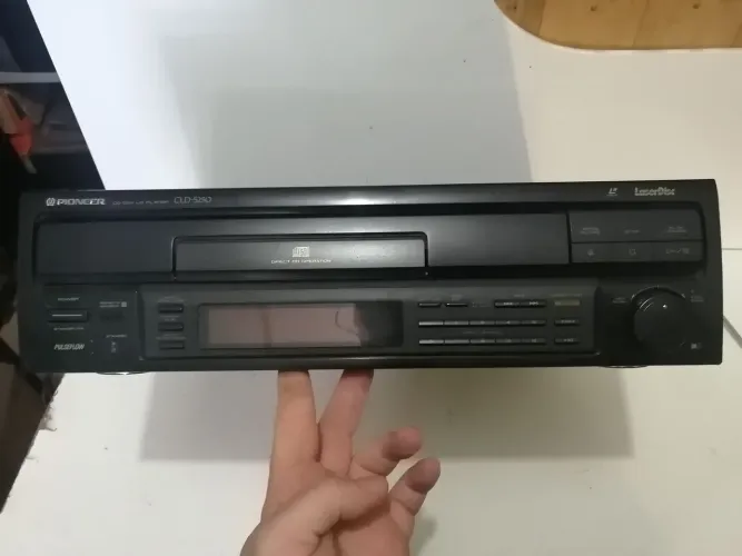 Pioneer CLD-S250 - CD/LD Player, defeito ler