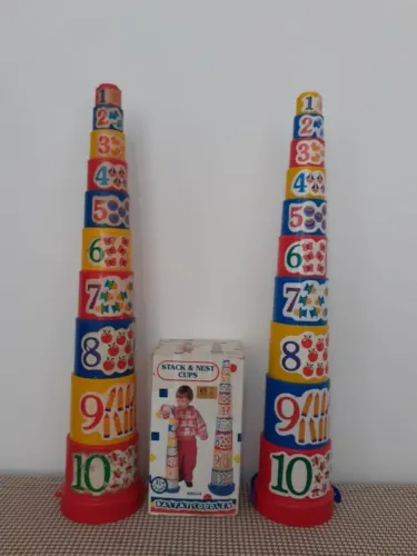 Brinquedo Infantil - Copos de Empilhar e Encaixar - Battat