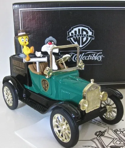 Miniatura do FORD RUNABOUT 1918 com os personagens da Warner Brothers Patolino e Piu-Piu.