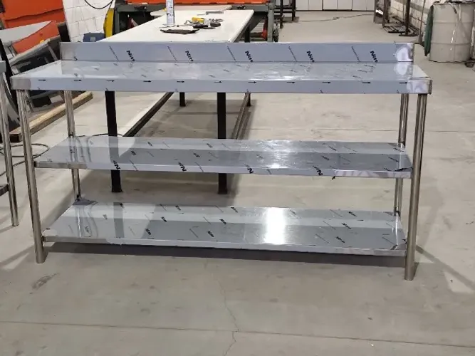 Bancada 1,80m com dupla prateleira lisas - Fabricada em aço inox