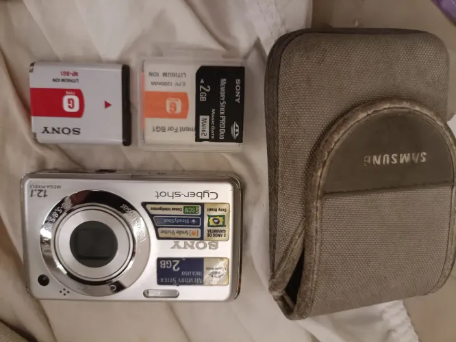 Camera digital leia o anúncio 