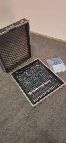 Mesa de som Yamaha MG206C