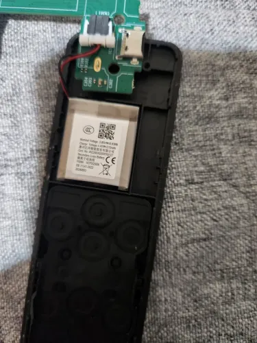 Celular da Larissa