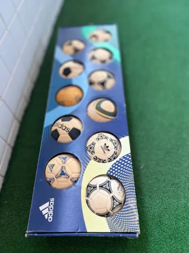 kit colecionável ADIDAS BOLA