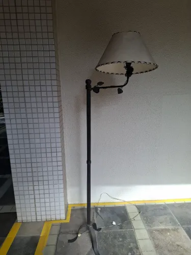 Luminária vintage comprada no Uruguai