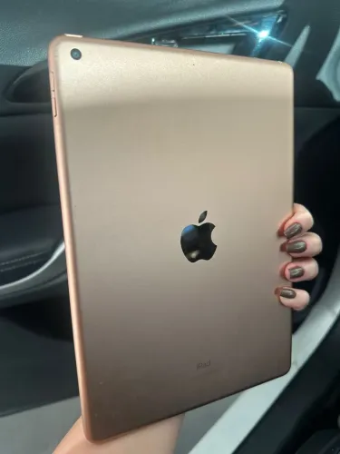 iPad 7 32gb Rose Gold. Sem nenhum detalhe, intacto.