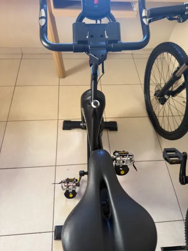 Bike ergométrica: Usada 2x, muito conservada. Opção de parcelar no cartão.  