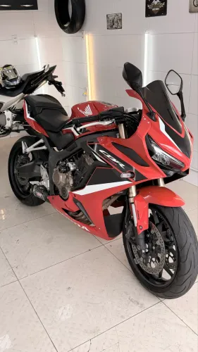 CBR 650R 2023 - NOVÍSSIMA!