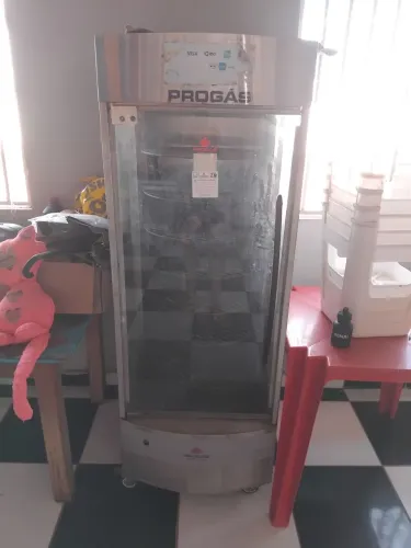 Vendo máquina de assar frango