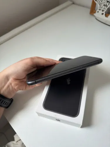 iPhone 11 Preto - 128gb 