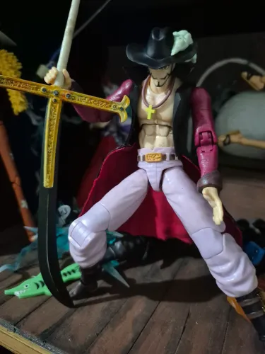 Mihawk Anime Heroes One piece Custom(Escala com Sh figuarts)
