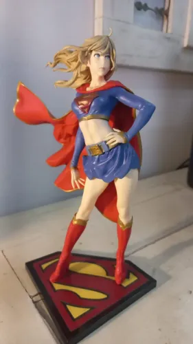 Estatua Kotobukiya Dc Comics Bishoujo Returns Supergirl Escala 1/7 - 20 Cm statue