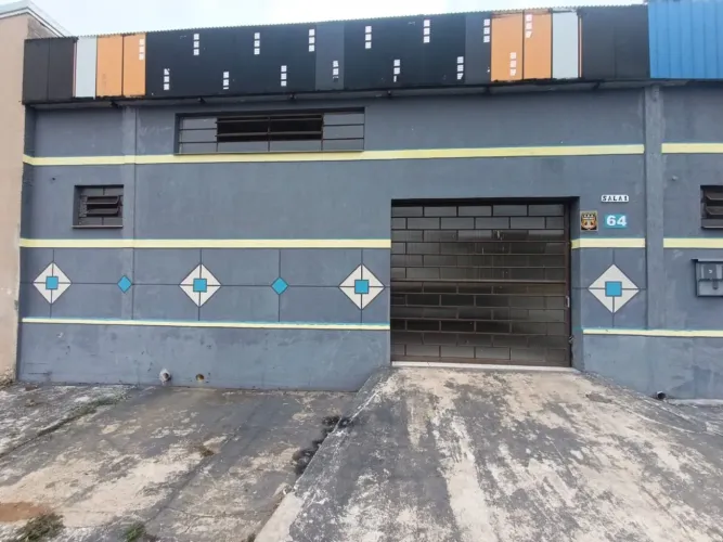 SALA COMERCIAL À VENDA NO CONTORNO