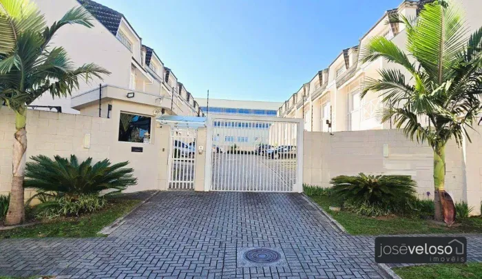 Sobrado com 4 dormit sendo 2 Suítes por R$ 5.300/mês - Portão - Curitiba/PR