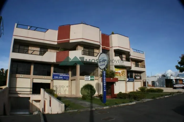Loja para alugar, 106.55 m2 por R$ 3100.00 - Uberaba - Curitiba/PR