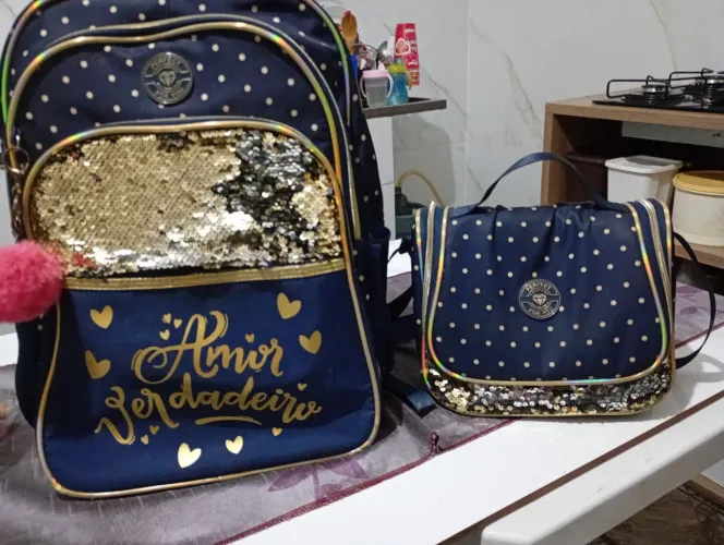Kit mochila , mochila +lancheira super moderna ,em excelente estado